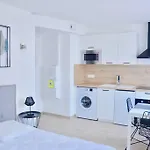Apartamento Dolmen Adrien 2 *