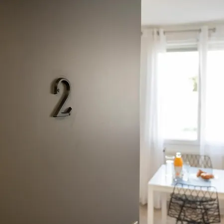 Apartament Dolmen Adrien 2 *