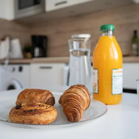 Dolmen Adrien 2 Apartman Tours