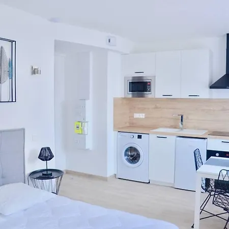 Apartament Dolmen Adrien 2 *
