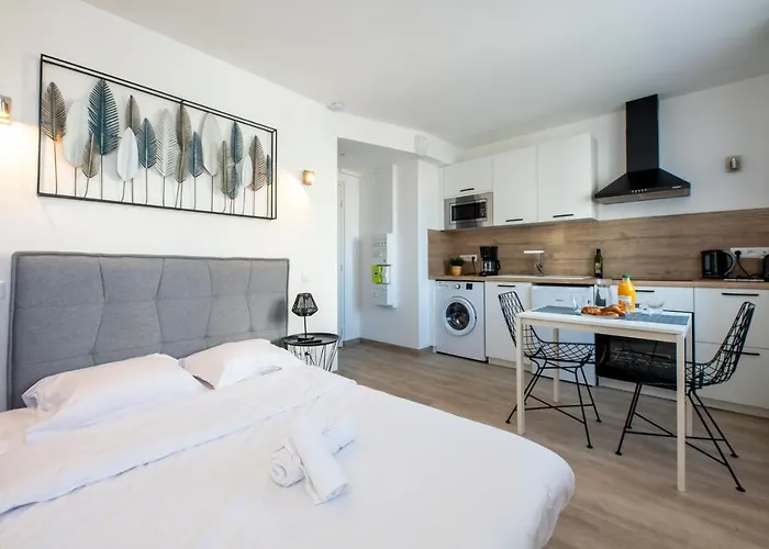 Apartman Dolmen Adrien 2 *