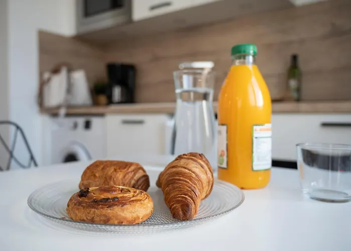 Dolmen Adrien 2 Apartman Tours