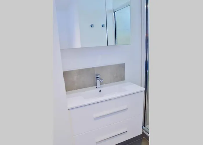 Dolmen Adrien 2 Apartman Tours