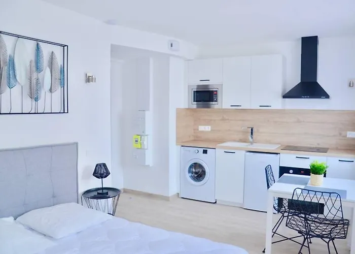 דירה Dolmen Adrien 2 *